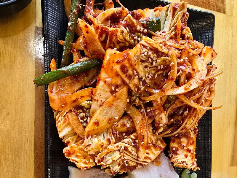 수육 곁들임 야채 클로즈업