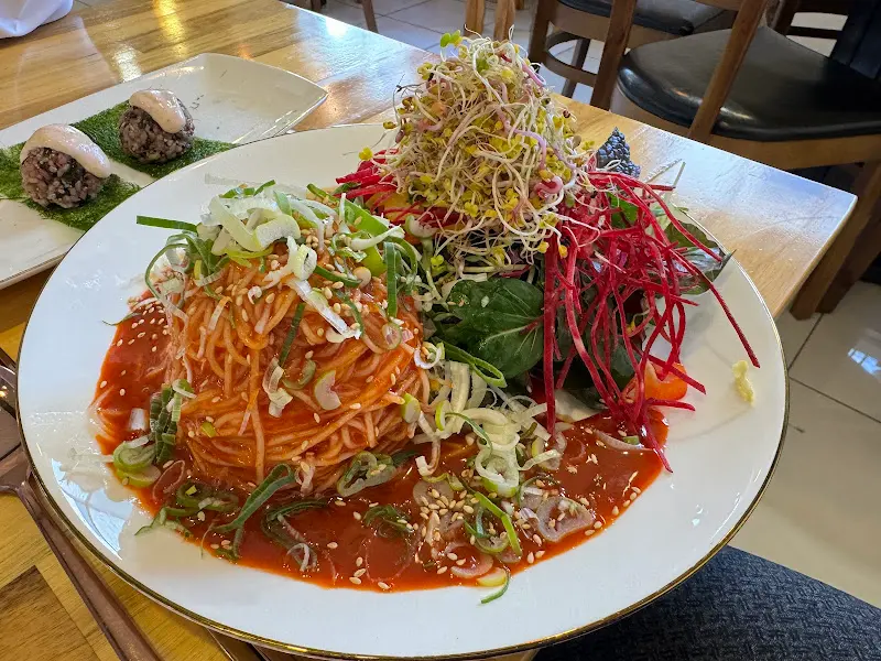 서문국수 야외 테이블