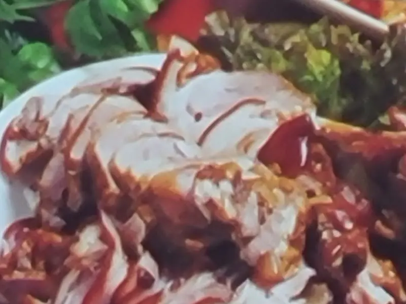 촉촉하고 윤기 넘치는 족발