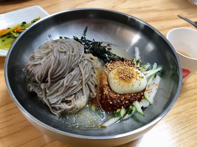 매콤달콤 비빔 막국수