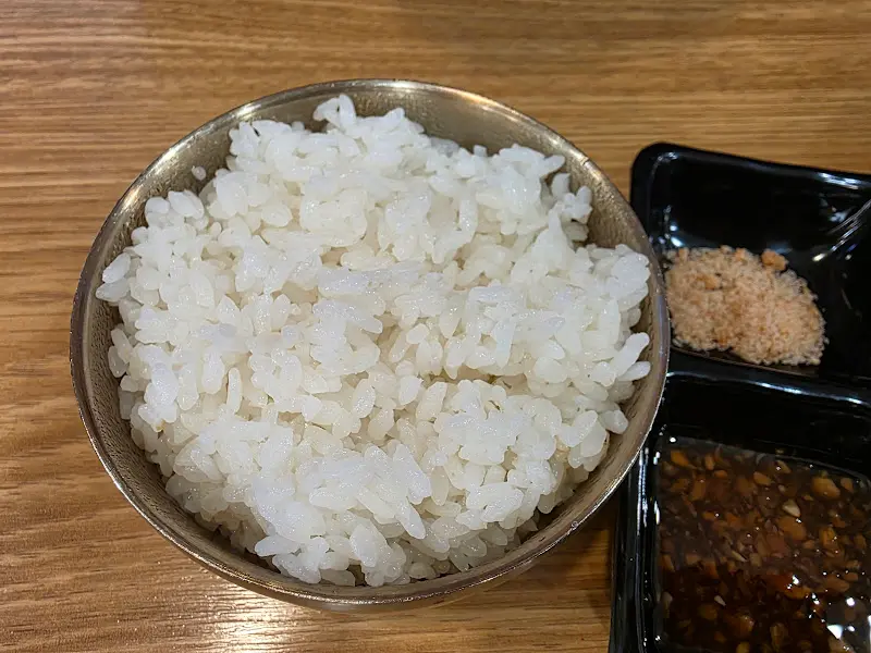 윤기가 흐르는 밥