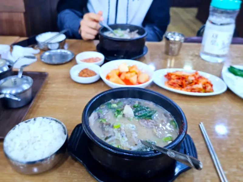순대국 전체 상차림