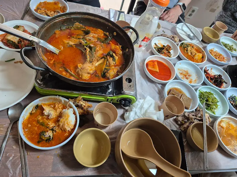 푸짐한 오리탕 한 상 차림