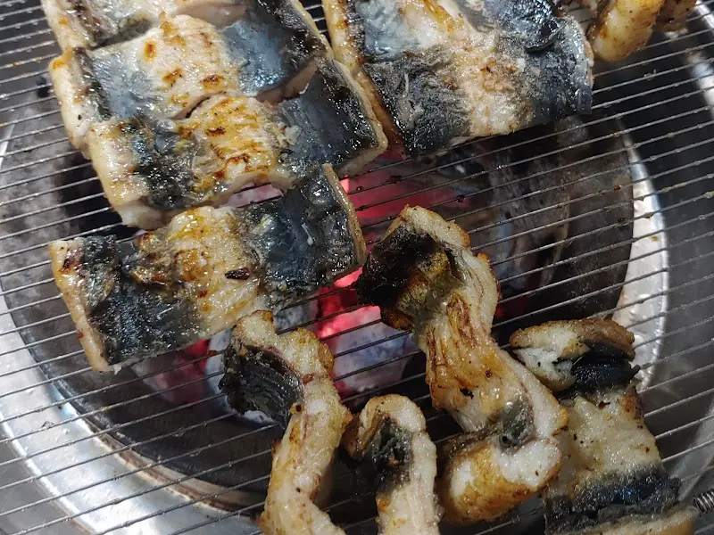 장어 굽는 모습