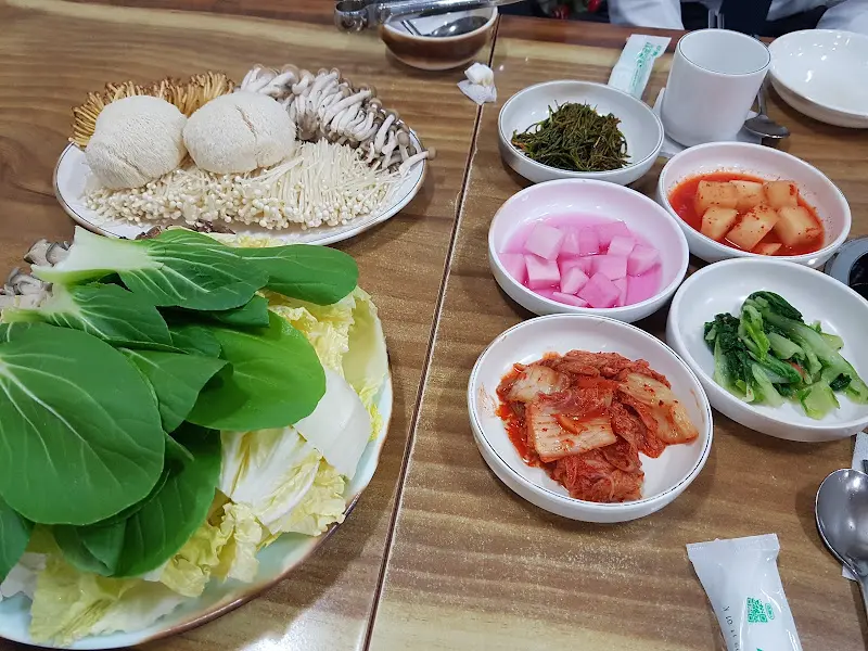 다양한 채소와 버섯