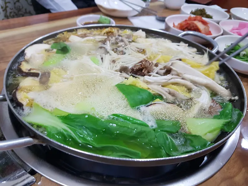 끓고 있는 샤브샤브