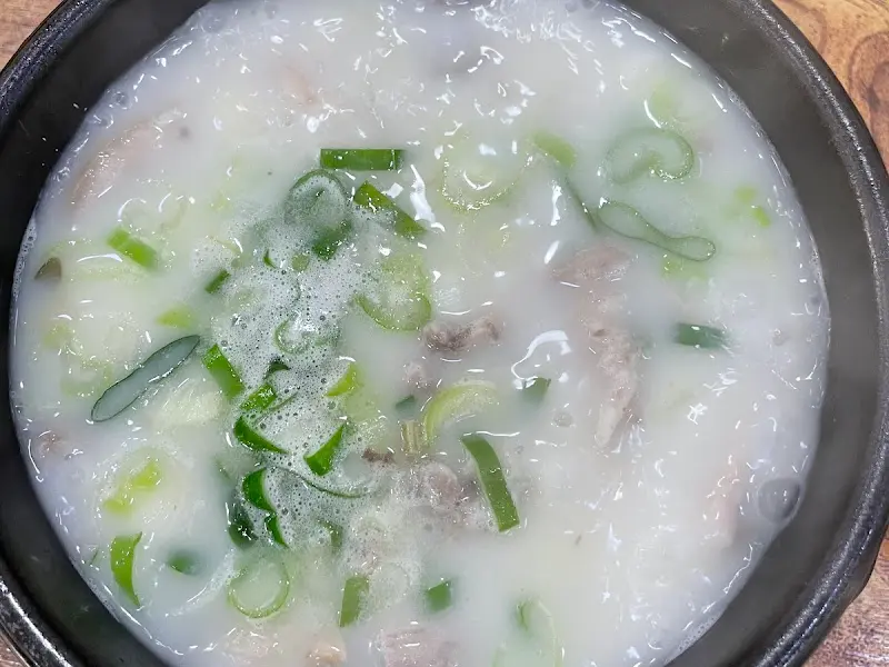 뽀얀 순대국