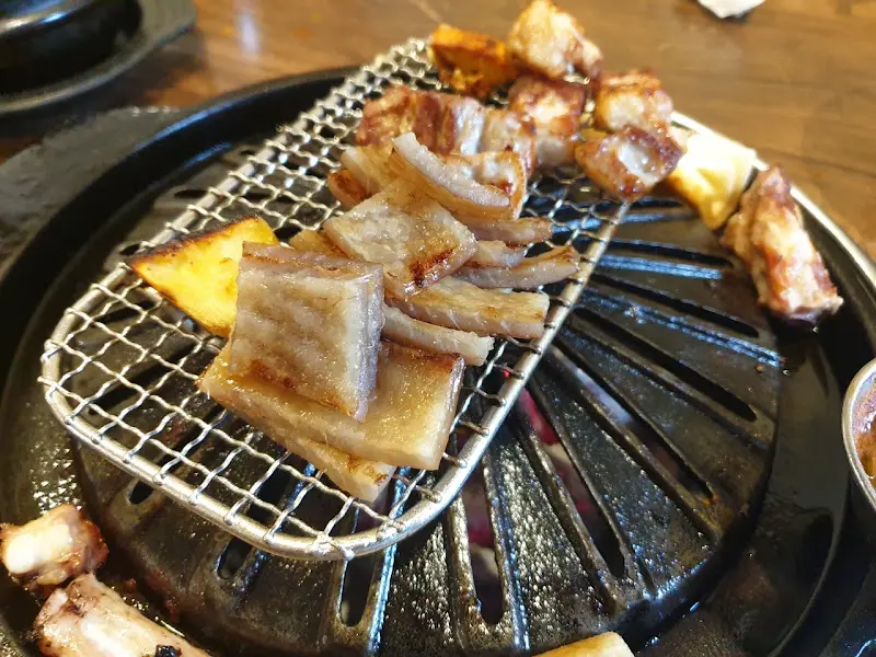 잘 구워진 껍데기