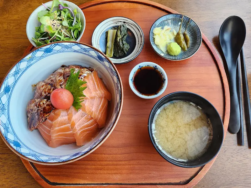 정갈하게 차려진 히츠마부시 한 상