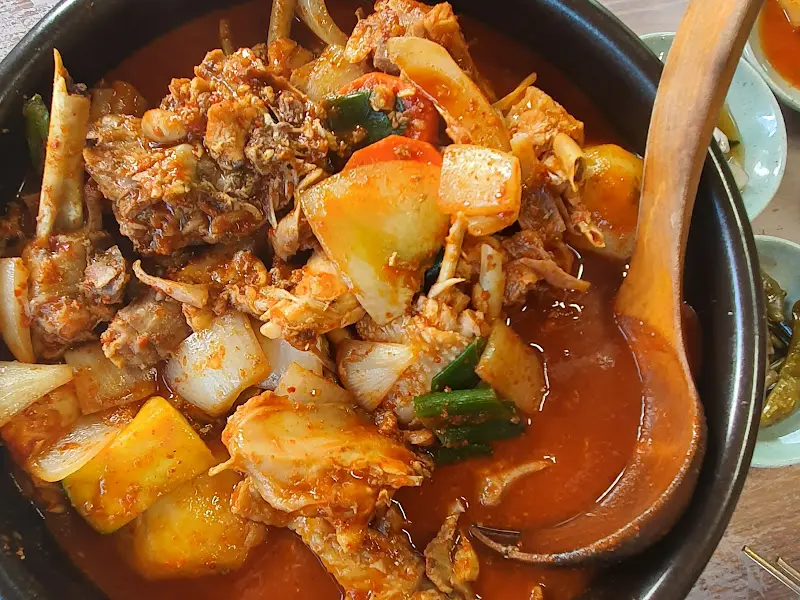 매콤한 닭볶음탕