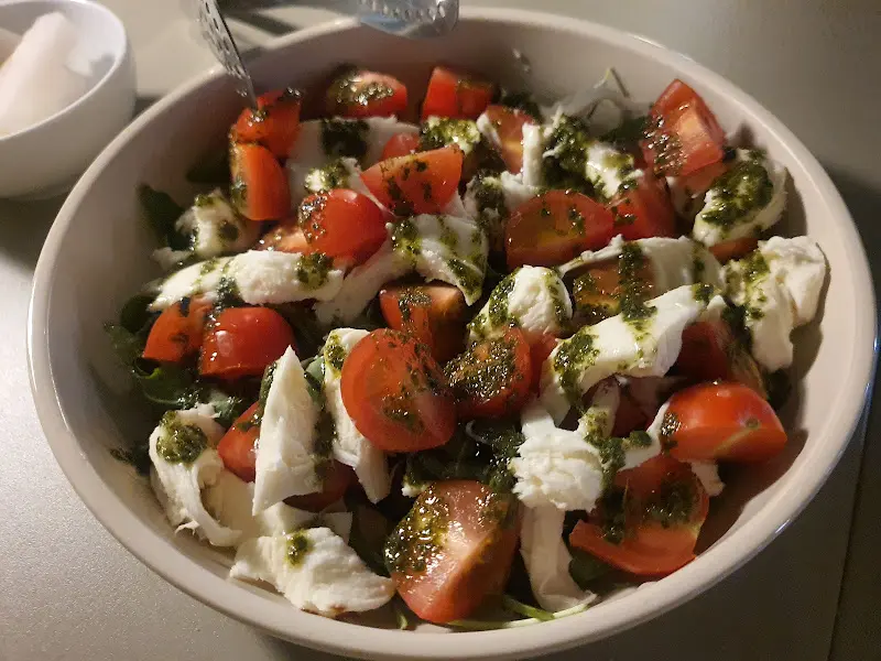 카프레제 샐러드