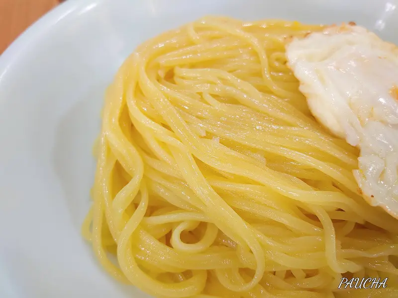 윤기가 자르르 흐르는 볶음밥