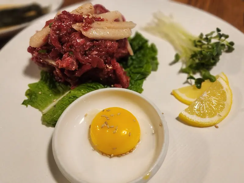 신선한 한우 육회