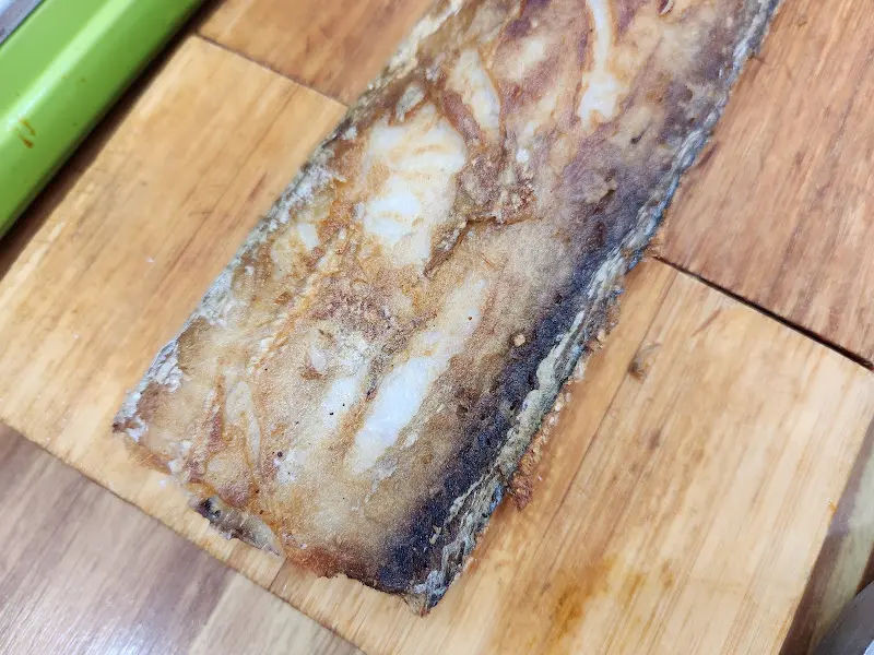 노릇노릇 구워진 갈치구이