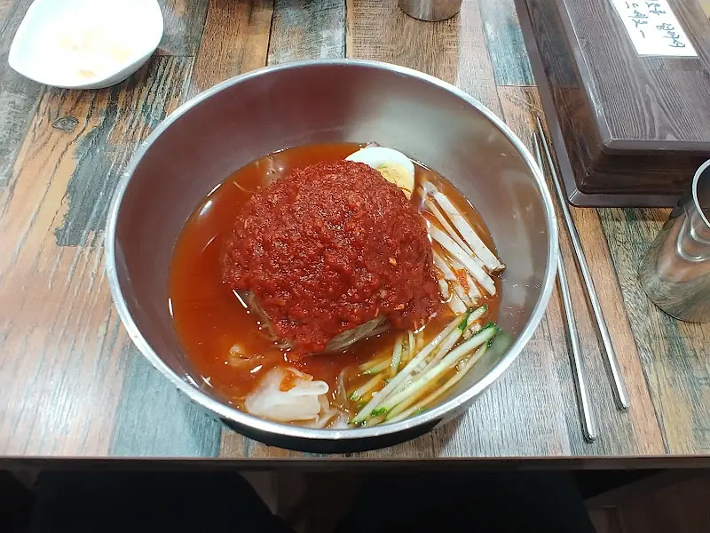 물비빔밀면 근접 사진