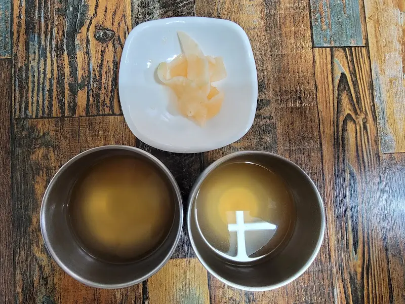 기본으로 제공되는 육수와 무절임