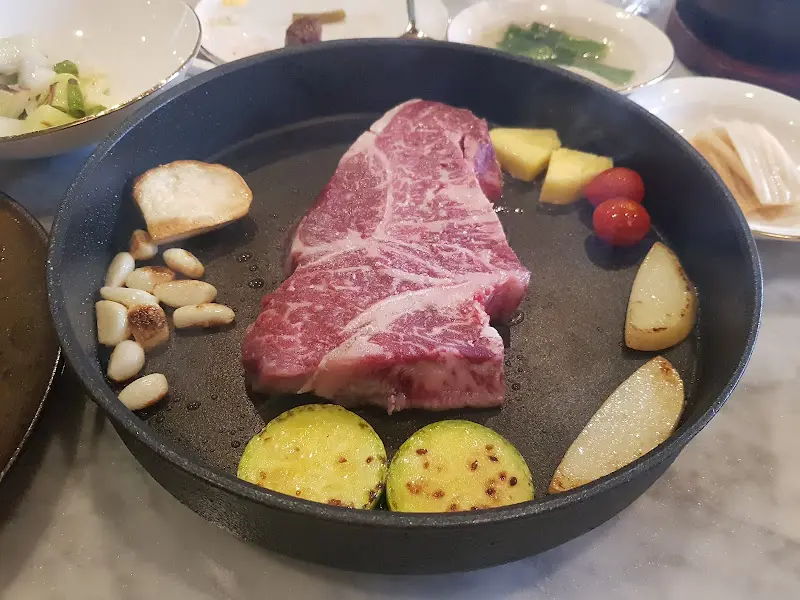 구워지고 있는 고기