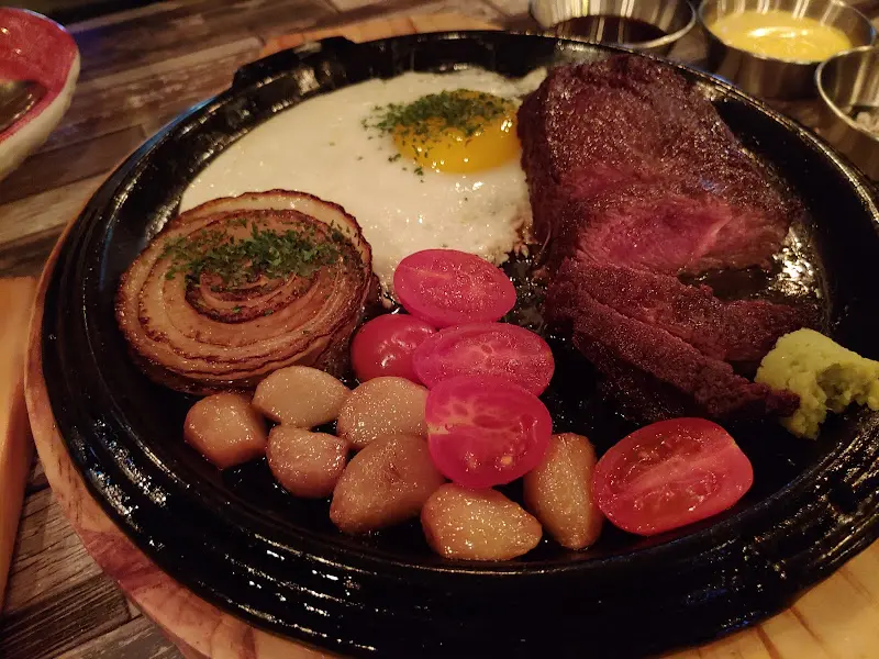 스테이크와 계란후라이