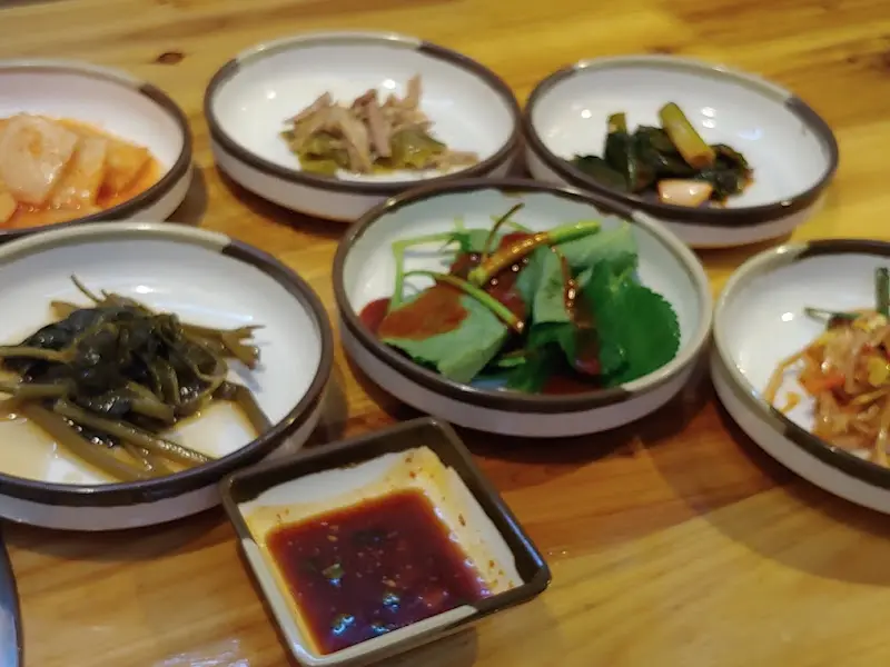 다양하고 정갈한 밑반찬