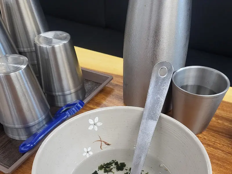 시원한 물통과 컵