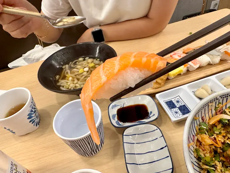 싱싱한 초밥 한 점