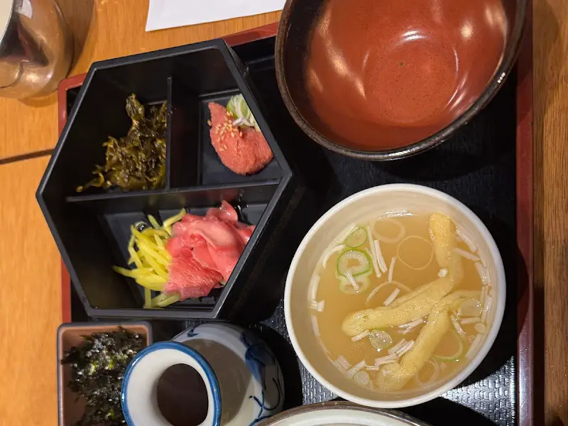 곁들임 재료와 장어 곰탕