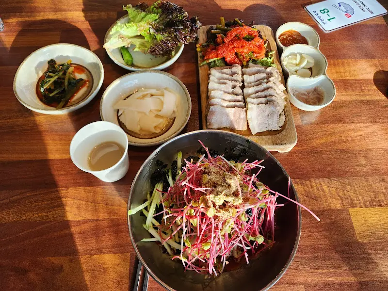 푸짐한 수육 한상차림