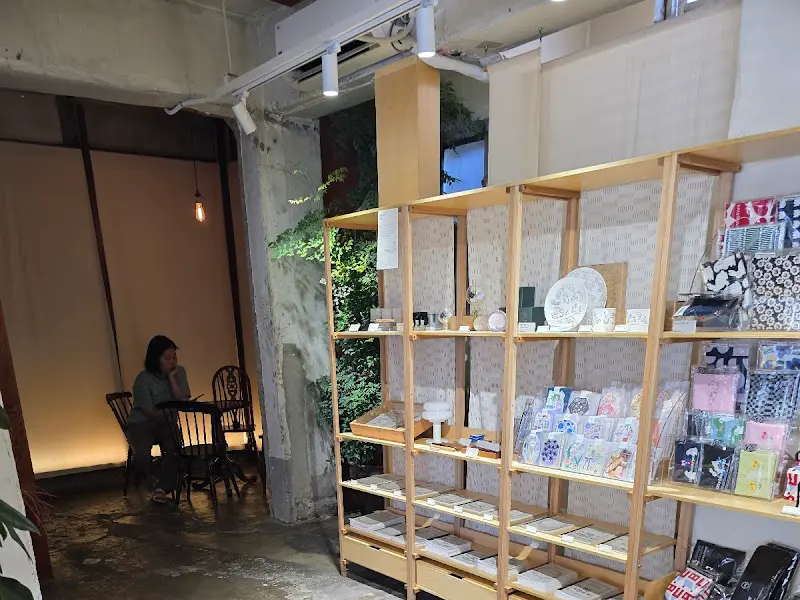 앤티크 가구와 소품