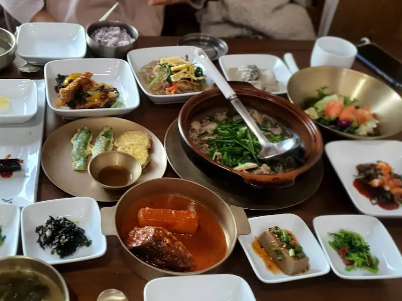 예다믄 한상차림