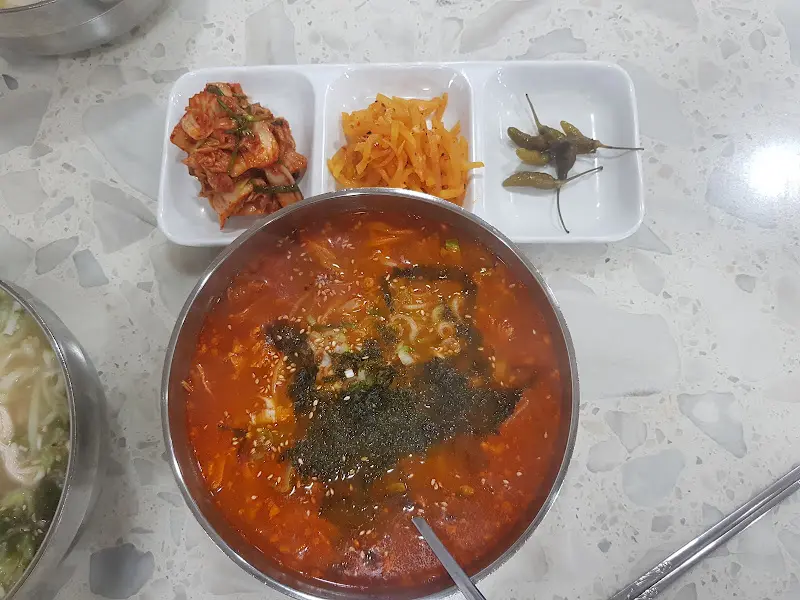 매운 닭칼국수