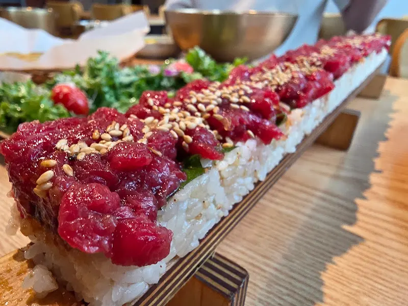 압도적인 비주얼의 육회초밥