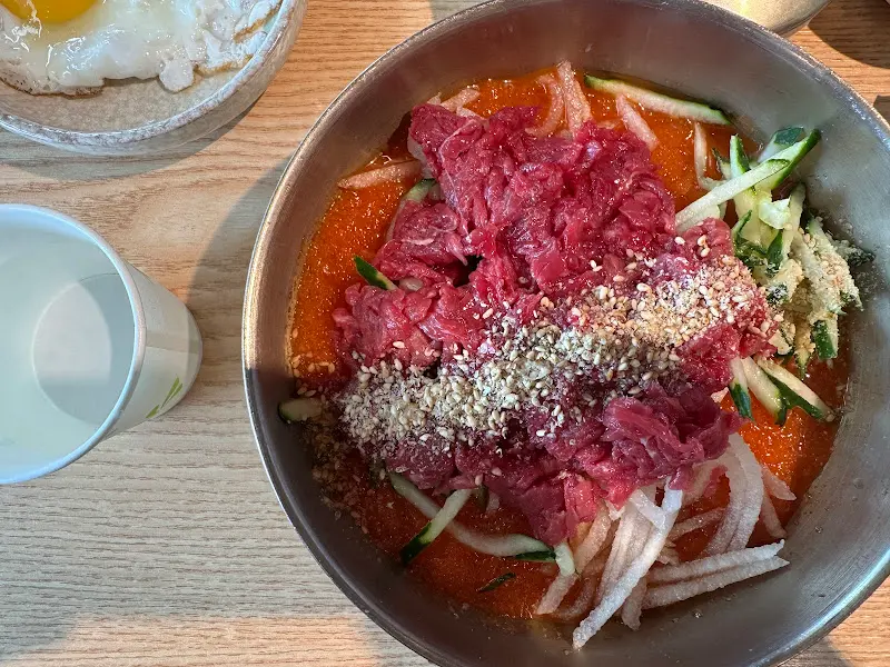 육회물회의 모습