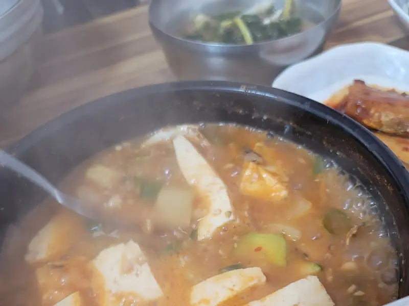 보글보글 끓는 된장찌개
