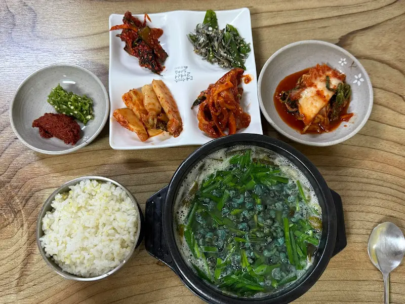 올갱이 해장국과 밑반찬