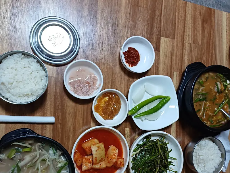 돼지국밥 전체 샷