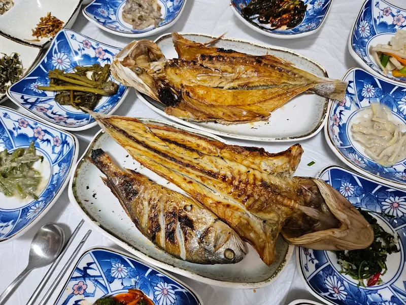 섬진강나루터 외부 전경