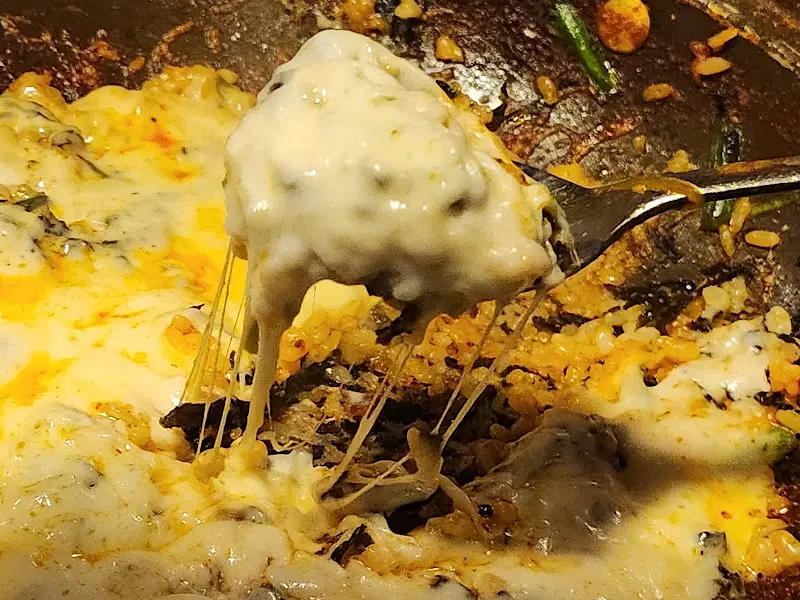 눈꽃 치즈 볶음밥