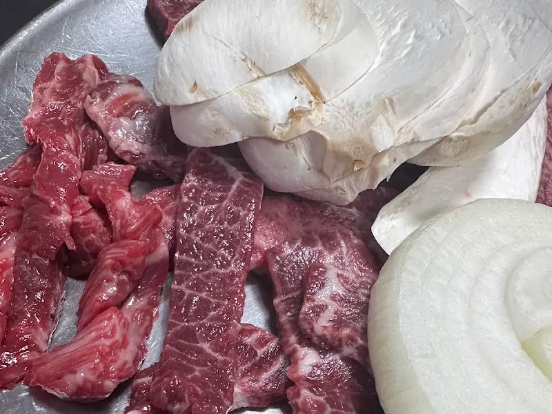 구워먹기 좋게 손질된 소고기