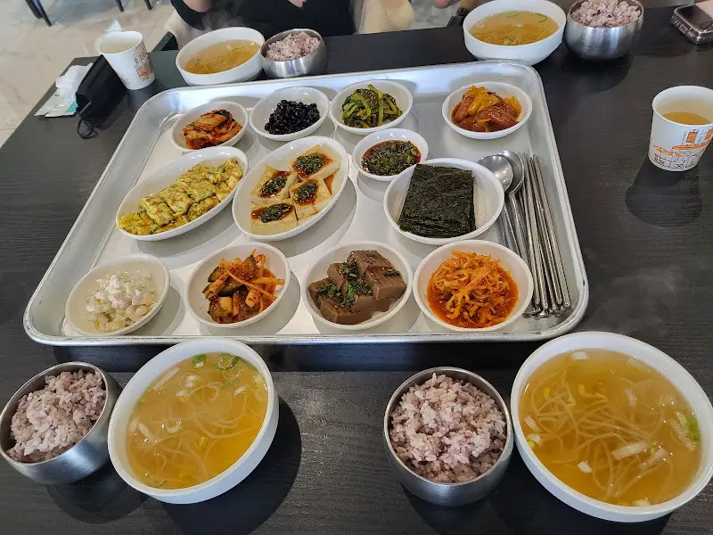 푸짐한 백반 한 상