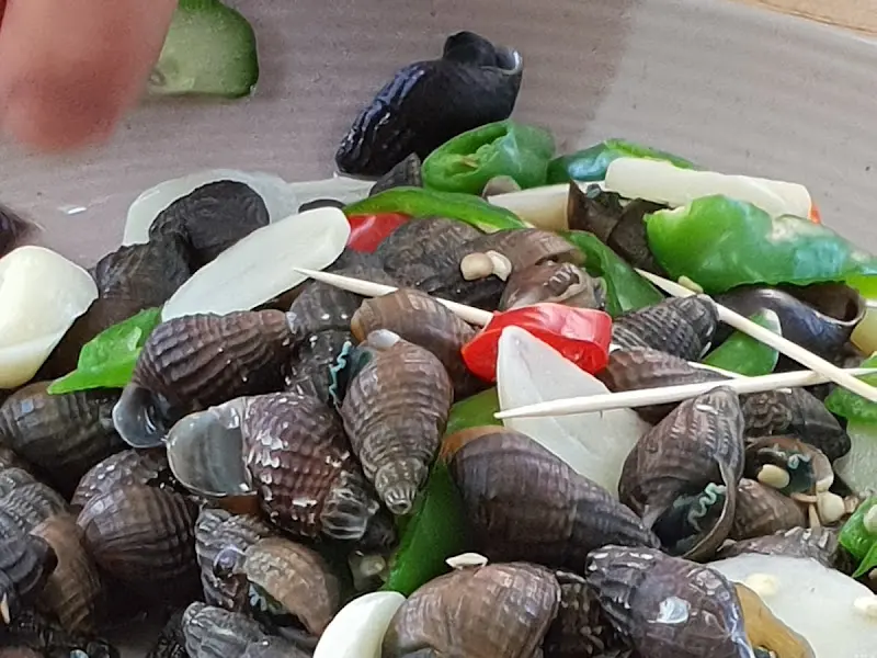 손으로 직접 까먹는 재미가 있는 다슬기