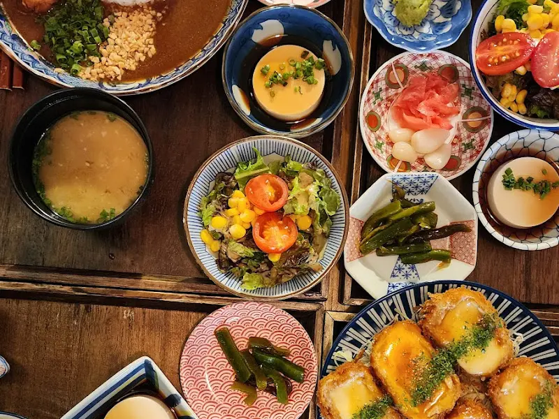 다채로운 일본 가정식 메뉴 구성