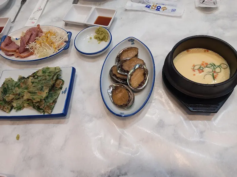 다양한 곁들임 메뉴