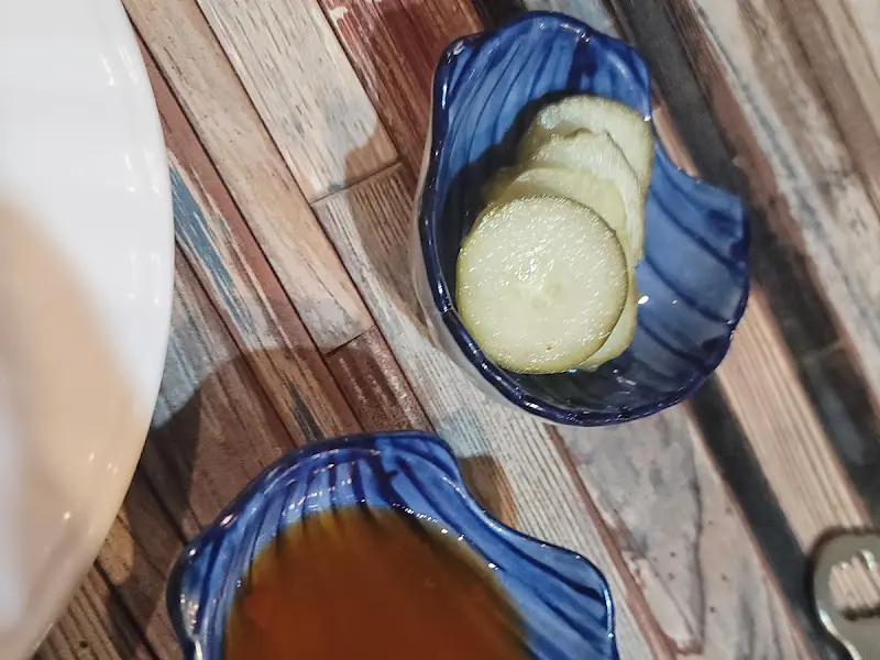 정갈하게 담겨 나온 밑반찬