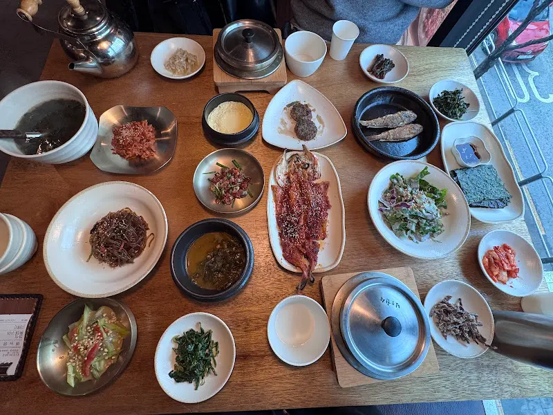 상다리가 휘어질 듯 푸짐한 남도정식 한상차림