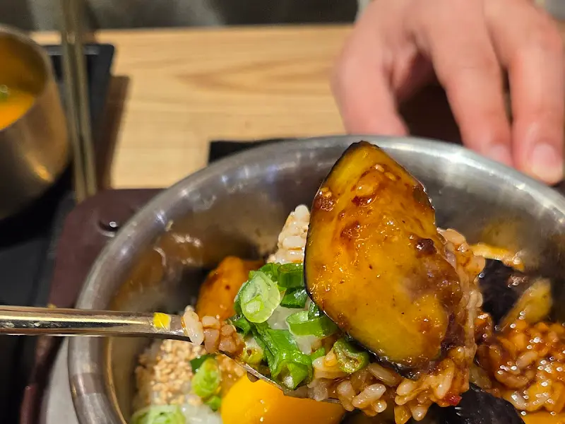 매콤 돼지불고기 솥밥