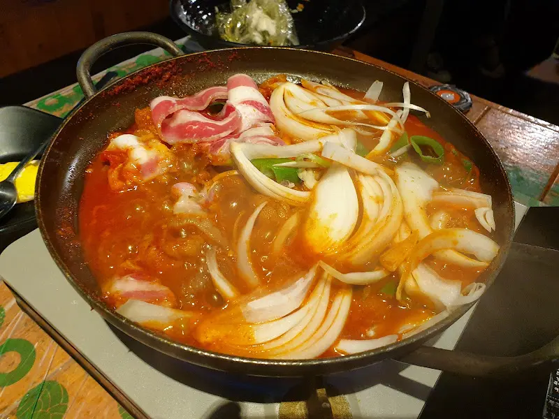 닭발과 함께 즐기기 좋은 주먹밥