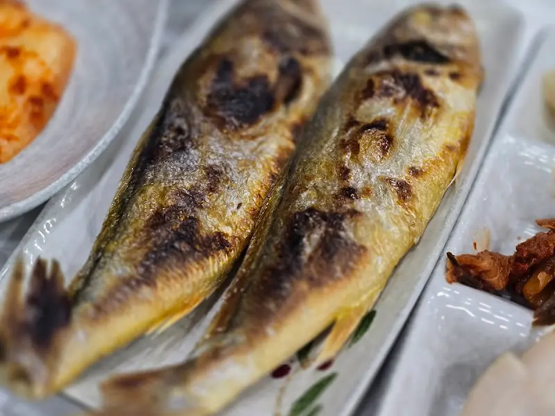 노릇하게 구워진 조기 구이