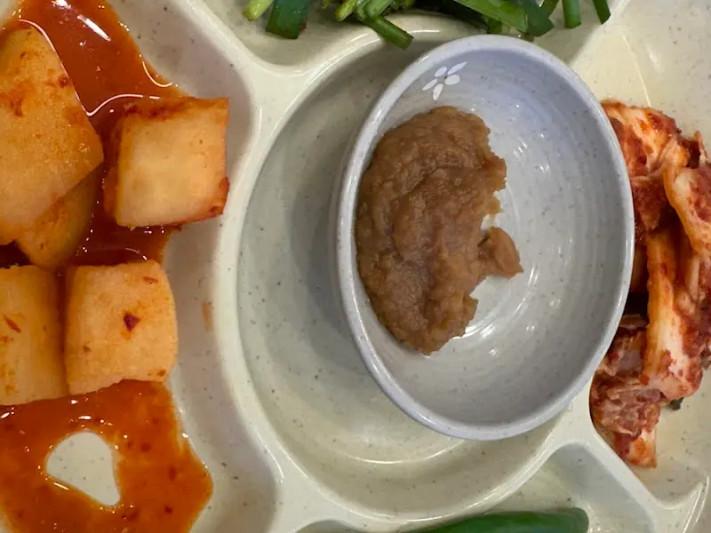 밀양가산돼지국밥 기본 반찬