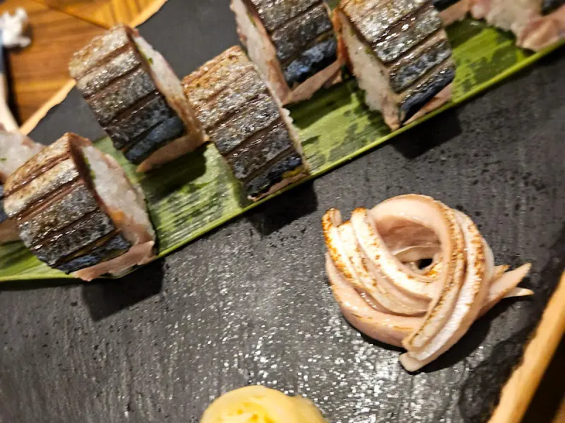 고등어 초밥 단면