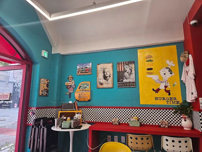 버거GIP 내부 인테리어